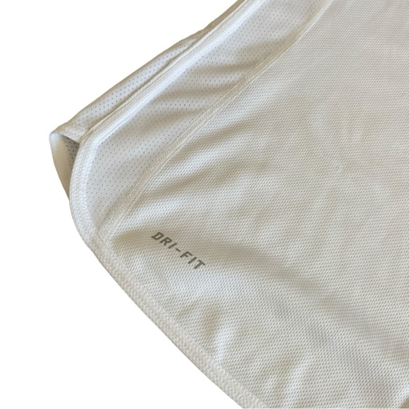 Woman’s nike size small - Picture 5 of 5